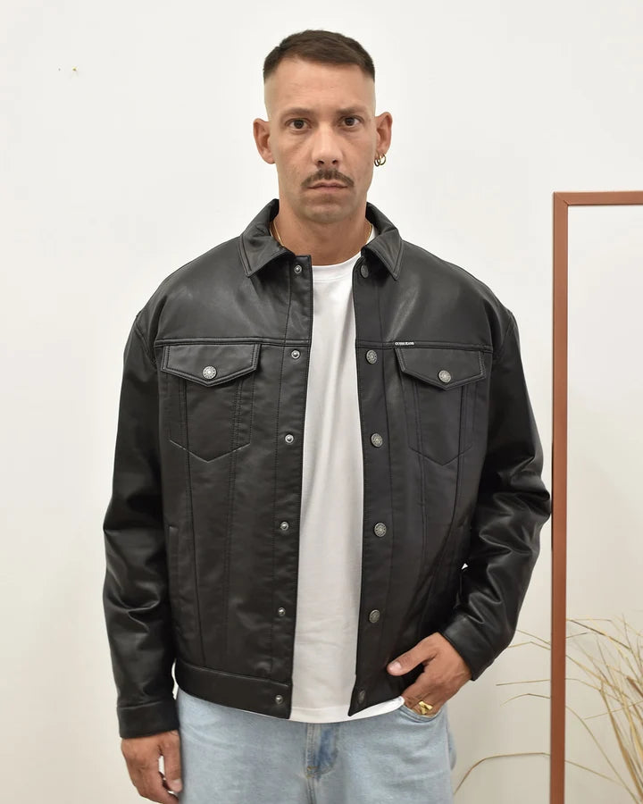 GUESS OVERFIT PU LEATHER TRUCKER JACKET